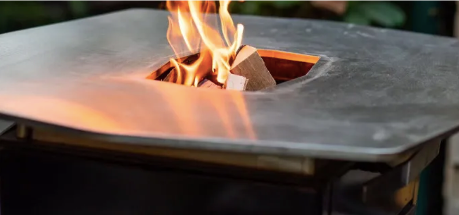 Brasero au feu de bois, convivialité et partage avec Augoust